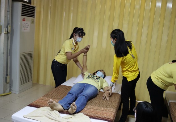 ภาพกิจกรรม โปรแกรมวิชาสาธารณสุขศาสตร์ จัดโครงการการส่งเสริมและสนับสนุนการจัดการเรียนการสอนเชิงบูรณาการกับการทํางาน (WIL) ของรายวิชาการพัฒนาอนามัยชุมชน เรื่อง การดูแลผู้ป่วยติดเตียง