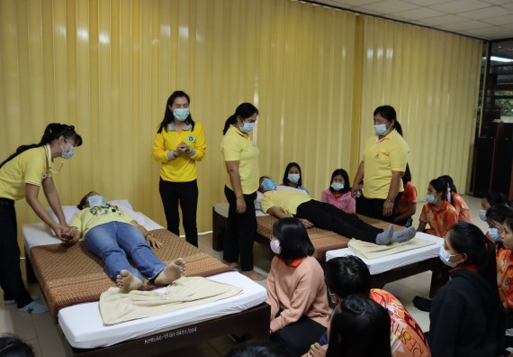 ภาพกิจกรรม โปรแกรมวิชาสาธารณสุขศาสตร์ จัดโครงการการส่งเสริมและสนับสนุนการจัดการเรียนการสอนเชิงบูรณาการกับการทํางาน (WIL) ของรายวิชาการพัฒนาอนามัยชุมชน เรื่อง การดูแลผู้ป่วยติดเตียง