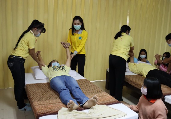 ภาพกิจกรรม โปรแกรมวิชาสาธารณสุขศาสตร์ จัดโครงการการส่งเสริมและสนับสนุนการจัดการเรียนการสอนเชิงบูรณาการกับการทํางาน (WIL) ของรายวิชาการพัฒนาอนามัยชุมชน เรื่อง การดูแลผู้ป่วยติดเตียง