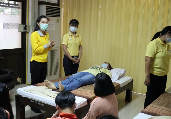 ภาพกิจกรรม โปรแกรมวิชาสาธารณสุขศาสตร์ จัดโครงการการส่งเสริมและสนับสนุนการจัดการเรียนการสอนเชิงบูรณาการกับการทํางาน (WIL) ของรายวิชาการพัฒนาอนามัยชุมชน เรื่อง การดูแลผู้ป่วยติดเตียง