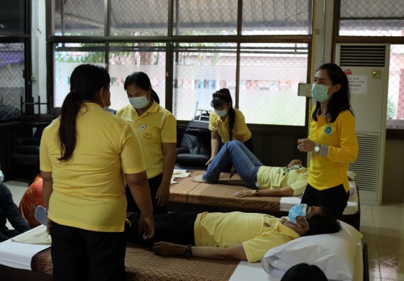 ภาพกิจกรรม โปรแกรมวิชาสาธารณสุขศาสตร์ จัดโครงการการส่งเสริมและสนับสนุนการจัดการเรียนการสอนเชิงบูรณาการกับการทํางาน (WIL) ของรายวิชาการพัฒนาอนามัยชุมชน เรื่อง การดูแลผู้ป่วยติดเตียง