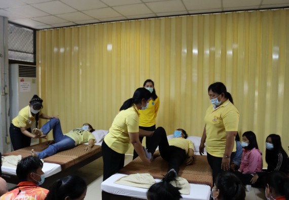 ภาพกิจกรรม โปรแกรมวิชาสาธารณสุขศาสตร์ จัดโครงการการส่งเสริมและสนับสนุนการจัดการเรียนการสอนเชิงบูรณาการกับการทํางาน (WIL) ของรายวิชาการพัฒนาอนามัยชุมชน เรื่อง การดูแลผู้ป่วยติดเตียง