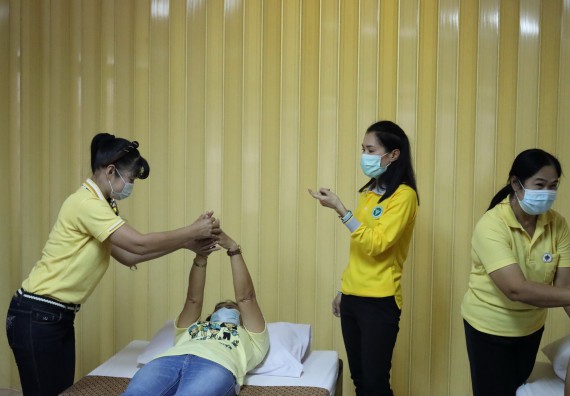 ภาพกิจกรรม โปรแกรมวิชาสาธารณสุขศาสตร์ จัดโครงการการส่งเสริมและสนับสนุนการจัดการเรียนการสอนเชิงบูรณาการกับการทํางาน (WIL) ของรายวิชาการพัฒนาอนามัยชุมชน เรื่อง การดูแลผู้ป่วยติดเตียง