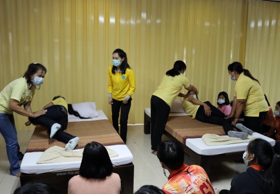 ภาพกิจกรรม โปรแกรมวิชาสาธารณสุขศาสตร์ จัดโครงการการส่งเสริมและสนับสนุนการจัดการเรียนการสอนเชิงบูรณาการกับการทํางาน (WIL) ของรายวิชาการพัฒนาอนามัยชุมชน เรื่อง การดูแลผู้ป่วยติดเตียง