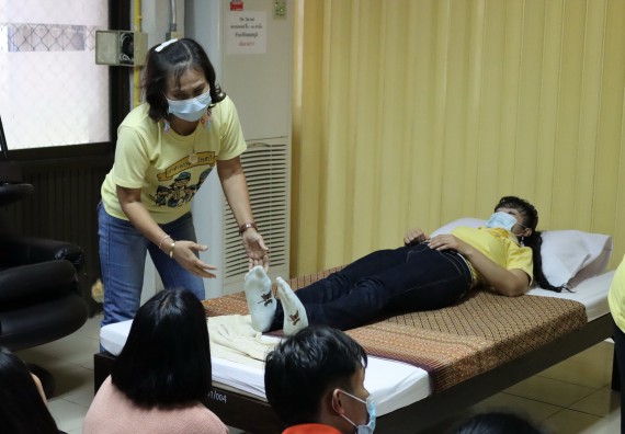 ภาพกิจกรรม โปรแกรมวิชาสาธารณสุขศาสตร์ จัดโครงการการส่งเสริมและสนับสนุนการจัดการเรียนการสอนเชิงบูรณาการกับการทํางาน (WIL) ของรายวิชาการพัฒนาอนามัยชุมชน เรื่อง การดูแลผู้ป่วยติดเตียง