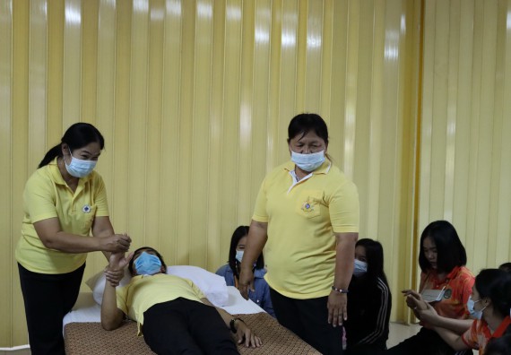 ภาพกิจกรรม โปรแกรมวิชาสาธารณสุขศาสตร์ จัดโครงการการส่งเสริมและสนับสนุนการจัดการเรียนการสอนเชิงบูรณาการกับการทํางาน (WIL) ของรายวิชาการพัฒนาอนามัยชุมชน เรื่อง การดูแลผู้ป่วยติดเตียง