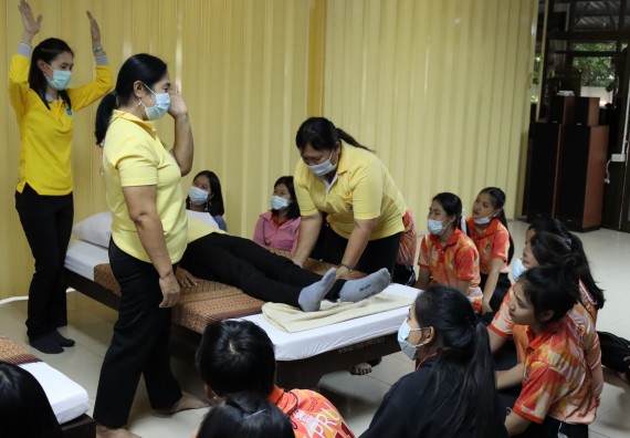 ภาพกิจกรรม โปรแกรมวิชาสาธารณสุขศาสตร์ จัดโครงการการส่งเสริมและสนับสนุนการจัดการเรียนการสอนเชิงบูรณาการกับการทํางาน (WIL) ของรายวิชาการพัฒนาอนามัยชุมชน เรื่อง การดูแลผู้ป่วยติดเตียง