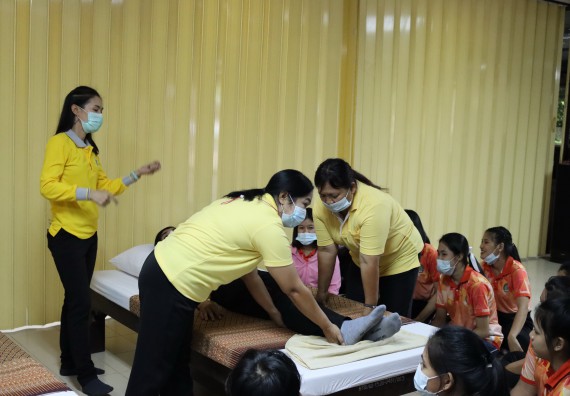 ภาพกิจกรรม โปรแกรมวิชาสาธารณสุขศาสตร์ จัดโครงการการส่งเสริมและสนับสนุนการจัดการเรียนการสอนเชิงบูรณาการกับการทํางาน (WIL) ของรายวิชาการพัฒนาอนามัยชุมชน เรื่อง การดูแลผู้ป่วยติดเตียง