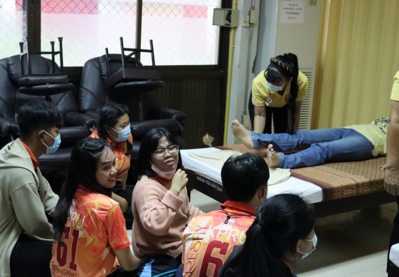 ภาพกิจกรรม โปรแกรมวิชาสาธารณสุขศาสตร์ จัดโครงการการส่งเสริมและสนับสนุนการจัดการเรียนการสอนเชิงบูรณาการกับการทํางาน (WIL) ของรายวิชาการพัฒนาอนามัยชุมชน เรื่อง การดูแลผู้ป่วยติดเตียง