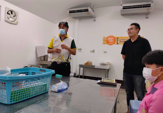 ภาพกิจกรรม โปรแกรมวิชาวิทยาศาสตร์และเทคโนโลยีการอาหาร จัดอบรมเชิงปฏิบัติการ เรื่อง การผลิตน้ำกล้วยไข่เพื่อสุขภาพ