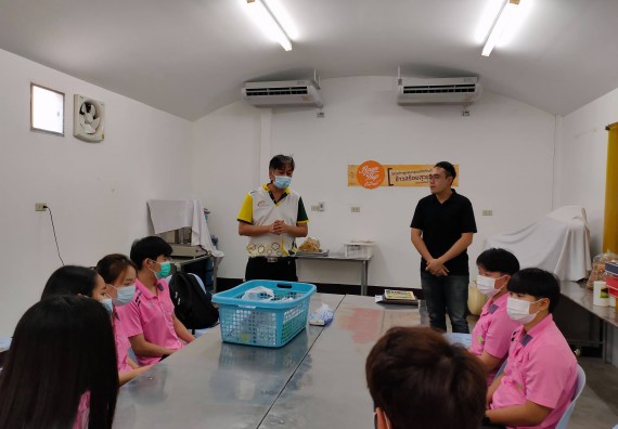 ภาพกิจกรรม โปรแกรมวิชาวิทยาศาสตร์และเทคโนโลยีการอาหาร จัดอบรมเชิงปฏิบัติการ เรื่อง การผลิตน้ำกล้วยไข่เพื่อสุขภาพ