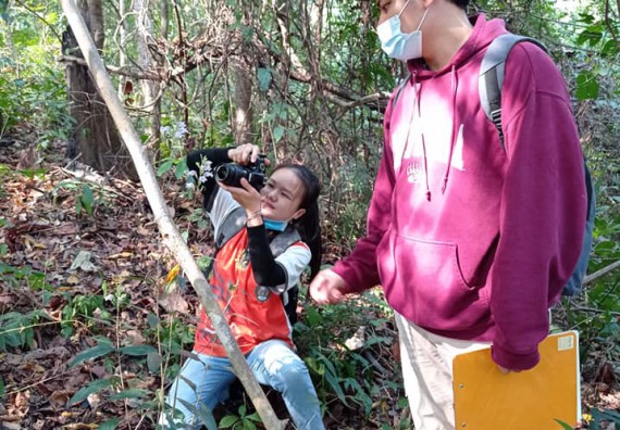 ภาพกิจกรรม โปรแกรมวิชาวิทยาศาสตร์สิ่งแวดล้อม จัดอบรมเชิงปฏิบัติการการสำรวจสมุนไพรโดยชุมชนเพื่อการอนุรักษ์