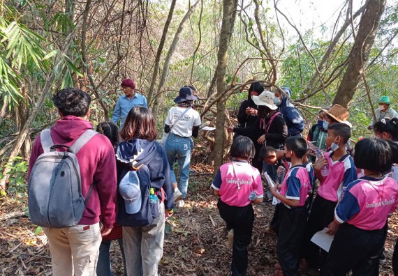 ภาพกิจกรรม โปรแกรมวิชาวิทยาศาสตร์สิ่งแวดล้อม จัดอบรมเชิงปฏิบัติการการสำรวจสมุนไพรโดยชุมชนเพื่อการอนุรักษ์