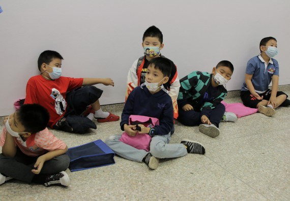 ภาพกิจกรรม คณะวิทยาศาสตร์และเทคโนโลยี จัดโครงการฝึกทักษะเพื่อพัฒนาอัจฉริยะภาพวิทยาศาสตร์ กิจกรรมค่ายวิทยาศาสตร์รุ่นจิ๋ว ระดับชั้นประถมศึกษาปีที่ 1-3 โรงเรียนอนุบาลกำแพงเพชร