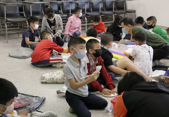 ภาพกิจกรรม คณะวิทยาศาสตร์และเทคโนโลยี จัดโครงการฝึกทักษะเพื่อพัฒนาอัจฉริยะภาพวิทยาศาสตร์ กิจกรรมค่ายวิทยาศาสตร์รุ่นจิ๋ว ระดับชั้นประถมศึกษาปีที่ 1-3 โรงเรียนอนุบาลกำแพงเพชร