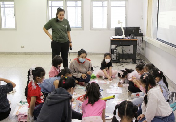 ภาพกิจกรรม คณะวิทยาศาสตร์และเทคโนโลยี จัดโครงการฝึกทักษะเพื่อพัฒนาอัจฉริยะภาพวิทยาศาสตร์ กิจกรรมค่ายวิทยาศาสตร์รุ่นจิ๋ว ระดับชั้นประถมศึกษาปีที่ 1-3 โรงเรียนอนุบาลกำแพงเพชร