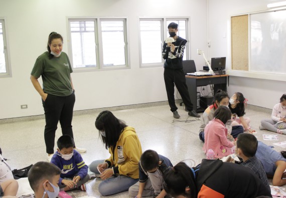 ภาพกิจกรรม คณะวิทยาศาสตร์และเทคโนโลยี จัดโครงการฝึกทักษะเพื่อพัฒนาอัจฉริยะภาพวิทยาศาสตร์ กิจกรรมค่ายวิทยาศาสตร์รุ่นจิ๋ว ระดับชั้นประถมศึกษาปีที่ 1-3 โรงเรียนอนุบาลกำแพงเพชร