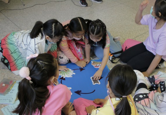 ภาพกิจกรรม คณะวิทยาศาสตร์และเทคโนโลยี จัดโครงการฝึกทักษะเพื่อพัฒนาอัจฉริยะภาพวิทยาศาสตร์ กิจกรรมค่ายวิทยาศาสตร์รุ่นจิ๋ว ระดับชั้นประถมศึกษาปีที่ 1-3 โรงเรียนอนุบาลกำแพงเพชร