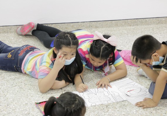 ภาพกิจกรรม คณะวิทยาศาสตร์และเทคโนโลยี จัดโครงการฝึกทักษะเพื่อพัฒนาอัจฉริยะภาพวิทยาศาสตร์ กิจกรรมค่ายวิทยาศาสตร์รุ่นจิ๋ว ระดับชั้นประถมศึกษาปีที่ 1-3 โรงเรียนอนุบาลกำแพงเพชร