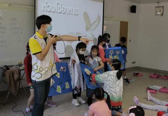 ภาพกิจกรรม คณะวิทยาศาสตร์และเทคโนโลยี จัดโครงการฝึกทักษะเพื่อพัฒนาอัจฉริยะภาพวิทยาศาสตร์ กิจกรรมค่ายวิทยาศาสตร์รุ่นจิ๋ว ระดับชั้นประถมศึกษาปีที่ 1-3 โรงเรียนอนุบาลกำแพงเพชร