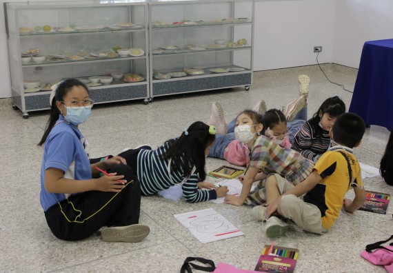 ภาพกิจกรรม คณะวิทยาศาสตร์และเทคโนโลยี จัดโครงการฝึกทักษะเพื่อพัฒนาอัจฉริยะภาพวิทยาศาสตร์ กิจกรรมค่ายวิทยาศาสตร์รุ่นจิ๋ว ระดับชั้นประถมศึกษาปีที่ 1-3 โรงเรียนอนุบาลกำแพงเพชร