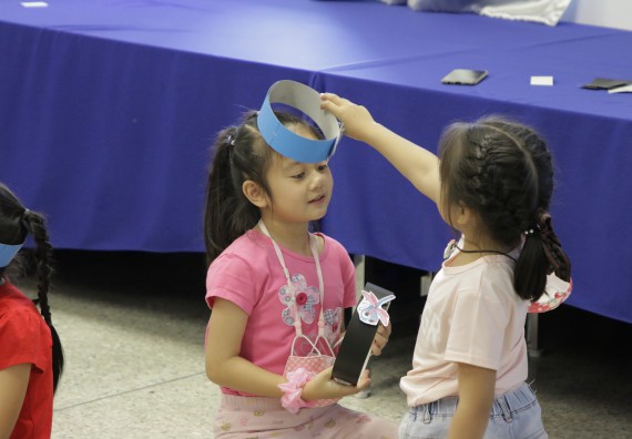 ภาพกิจกรรม คณะวิทยาศาสตร์และเทคโนโลยี จัดโครงการฝึกทักษะเพื่อพัฒนาอัจฉริยะภาพวิทยาศาสตร์ กิจกรรมค่ายวิทยาศาสตร์รุ่นจิ๋ว ระดับชั้นประถมศึกษาปีที่ 1-3 โรงเรียนอนุบาลกำแพงเพชร