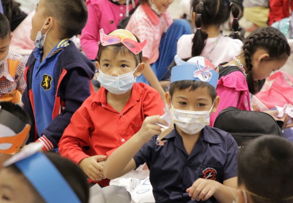 ภาพกิจกรรม คณะวิทยาศาสตร์และเทคโนโลยี จัดโครงการฝึกทักษะเพื่อพัฒนาอัจฉริยะภาพวิทยาศาสตร์ กิจกรรมค่ายวิทยาศาสตร์รุ่นจิ๋ว ระดับชั้นประถมศึกษาปีที่ 1-3 โรงเรียนอนุบาลกำแพงเพชร