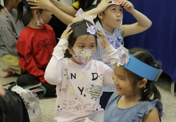 ภาพกิจกรรม คณะวิทยาศาสตร์และเทคโนโลยี จัดโครงการฝึกทักษะเพื่อพัฒนาอัจฉริยะภาพวิทยาศาสตร์ กิจกรรมค่ายวิทยาศาสตร์รุ่นจิ๋ว ระดับชั้นประถมศึกษาปีที่ 1-3 โรงเรียนอนุบาลกำแพงเพชร