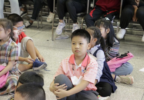 ภาพกิจกรรม คณะวิทยาศาสตร์และเทคโนโลยี จัดโครงการฝึกทักษะเพื่อพัฒนาอัจฉริยะภาพวิทยาศาสตร์ กิจกรรมค่ายวิทยาศาสตร์รุ่นจิ๋ว ระดับชั้นประถมศึกษาปีที่ 1-3 โรงเรียนอนุบาลกำแพงเพชร