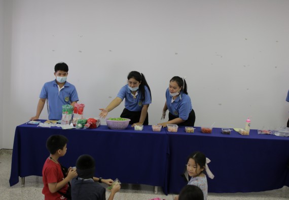 ภาพกิจกรรม คณะวิทยาศาสตร์และเทคโนโลยี จัดโครงการฝึกทักษะเพื่อพัฒนาอัจฉริยะภาพวิทยาศาสตร์ กิจกรรมค่ายวิทยาศาสตร์รุ่นจิ๋ว ระดับชั้นประถมศึกษาปีที่ 1-3 โรงเรียนอนุบาลกำแพงเพชร