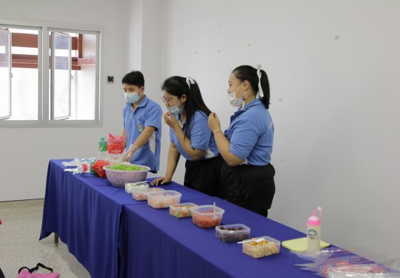 ภาพกิจกรรม คณะวิทยาศาสตร์และเทคโนโลยี จัดโครงการฝึกทักษะเพื่อพัฒนาอัจฉริยะภาพวิทยาศาสตร์ กิจกรรมค่ายวิทยาศาสตร์รุ่นจิ๋ว ระดับชั้นประถมศึกษาปีที่ 1-3 โรงเรียนอนุบาลกำแพงเพชร