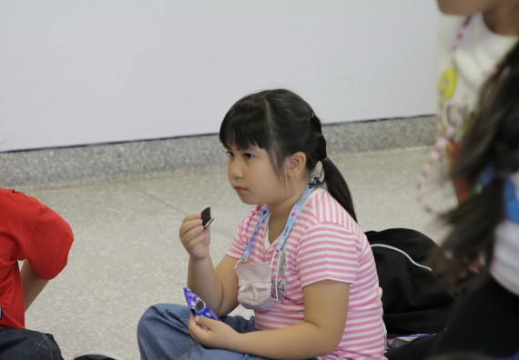 ภาพกิจกรรม คณะวิทยาศาสตร์และเทคโนโลยี จัดโครงการฝึกทักษะเพื่อพัฒนาอัจฉริยะภาพวิทยาศาสตร์ กิจกรรมค่ายวิทยาศาสตร์รุ่นจิ๋ว ระดับชั้นประถมศึกษาปีที่ 1-3 โรงเรียนอนุบาลกำแพงเพชร