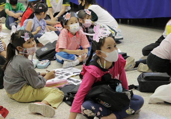 ภาพกิจกรรม คณะวิทยาศาสตร์และเทคโนโลยี จัดโครงการฝึกทักษะเพื่อพัฒนาอัจฉริยะภาพวิทยาศาสตร์ กิจกรรมค่ายวิทยาศาสตร์รุ่นจิ๋ว ระดับชั้นประถมศึกษาปีที่ 1-3 โรงเรียนอนุบาลกำแพงเพชร