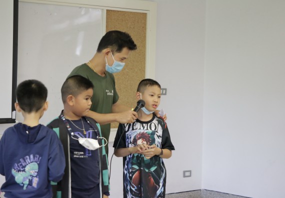 ภาพกิจกรรม คณะวิทยาศาสตร์และเทคโนโลยี จัดโครงการฝึกทักษะเพื่อพัฒนาอัจฉริยะภาพวิทยาศาสตร์ กิจกรรมค่ายวิทยาศาสตร์รุ่นจิ๋ว ระดับชั้นประถมศึกษาปีที่ 1-3 โรงเรียนอนุบาลกำแพงเพชร