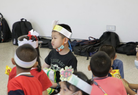 ภาพกิจกรรม คณะวิทยาศาสตร์และเทคโนโลยี จัดโครงการฝึกทักษะเพื่อพัฒนาอัจฉริยะภาพวิทยาศาสตร์ กิจกรรมค่ายวิทยาศาสตร์รุ่นจิ๋ว ระดับชั้นประถมศึกษาปีที่ 1-3 โรงเรียนอนุบาลกำแพงเพชร