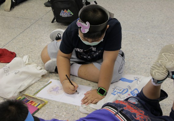 ภาพกิจกรรม คณะวิทยาศาสตร์และเทคโนโลยี จัดโครงการฝึกทักษะเพื่อพัฒนาอัจฉริยะภาพวิทยาศาสตร์ กิจกรรมค่ายวิทยาศาสตร์รุ่นจิ๋ว ระดับชั้นประถมศึกษาปีที่ 1-3 โรงเรียนอนุบาลกำแพงเพชร