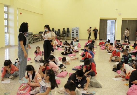 ภาพกิจกรรม คณะวิทยาศาสตร์และเทคโนโลยี จัดโครงการฝึกทักษะเพื่อพัฒนาอัจฉริยะภาพวิทยาศาสตร์ กิจกรรมค่ายวิทยาศาสตร์รุ่นจิ๋ว ระดับชั้นประถมศึกษาปีที่ 1-3 โรงเรียนอนุบาลกำแพงเพชร