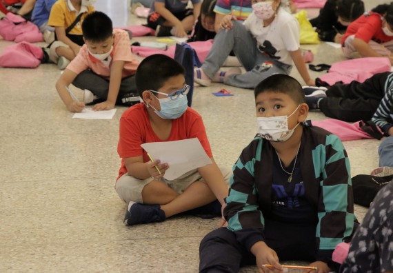 ภาพกิจกรรม คณะวิทยาศาสตร์และเทคโนโลยี จัดโครงการฝึกทักษะเพื่อพัฒนาอัจฉริยะภาพวิทยาศาสตร์ กิจกรรมค่ายวิทยาศาสตร์รุ่นจิ๋ว ระดับชั้นประถมศึกษาปีที่ 1-3 โรงเรียนอนุบาลกำแพงเพชร