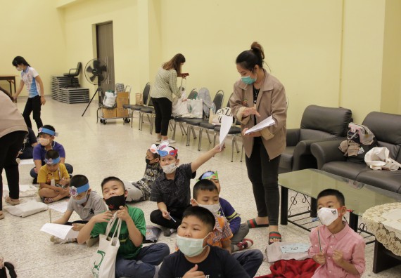 ภาพกิจกรรม คณะวิทยาศาสตร์และเทคโนโลยี จัดโครงการฝึกทักษะเพื่อพัฒนาอัจฉริยะภาพวิทยาศาสตร์ กิจกรรมค่ายวิทยาศาสตร์รุ่นจิ๋ว ระดับชั้นประถมศึกษาปีที่ 1-3 โรงเรียนอนุบาลกำแพงเพชร