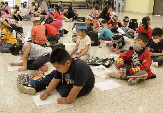 ภาพกิจกรรม คณะวิทยาศาสตร์และเทคโนโลยี จัดโครงการฝึกทักษะเพื่อพัฒนาอัจฉริยะภาพวิทยาศาสตร์ กิจกรรมค่ายวิทยาศาสตร์รุ่นจิ๋ว ระดับชั้นประถมศึกษาปีที่ 1-3 โรงเรียนอนุบาลกำแพงเพชร