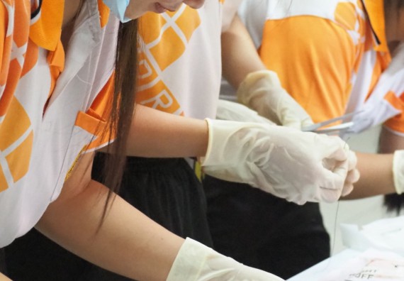 ภาพกิจกรรม โปรแกรมวิชาสาธารณสุขศาสตร์ จัดอบรมการเย็บแผล การตัดไหม