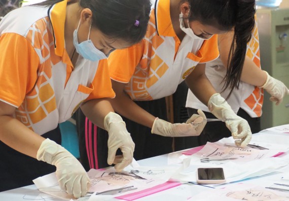 ภาพกิจกรรม โปรแกรมวิชาสาธารณสุขศาสตร์ จัดอบรมการเย็บแผล การตัดไหม