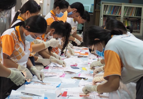 ภาพกิจกรรม โปรแกรมวิชาสาธารณสุขศาสตร์ จัดอบรมการเย็บแผล การตัดไหม