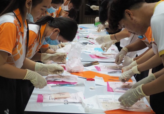 ภาพกิจกรรม โปรแกรมวิชาสาธารณสุขศาสตร์ จัดอบรมการเย็บแผล การตัดไหม