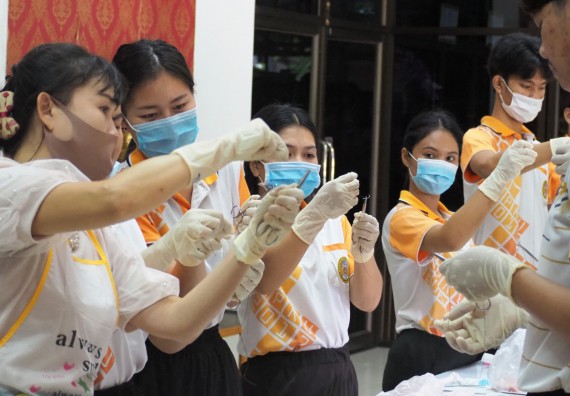 ภาพกิจกรรม โปรแกรมวิชาสาธารณสุขศาสตร์ จัดอบรมการเย็บแผล การตัดไหม