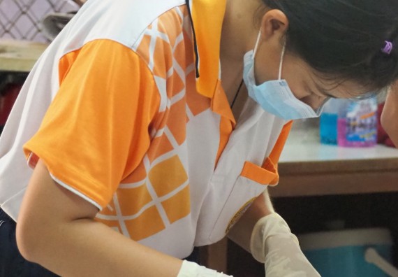 ภาพกิจกรรม โปรแกรมวิชาสาธารณสุขศาสตร์ จัดอบรมการเย็บแผล การตัดไหม