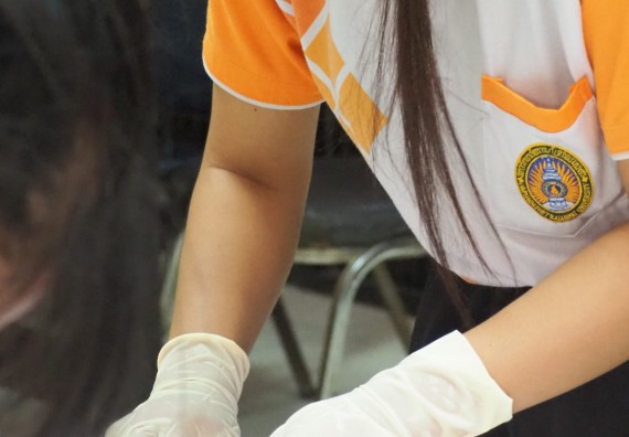 ภาพกิจกรรม โปรแกรมวิชาสาธารณสุขศาสตร์ จัดอบรมการเย็บแผล การตัดไหม