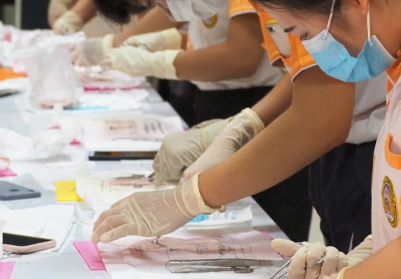 ภาพกิจกรรม โปรแกรมวิชาสาธารณสุขศาสตร์ จัดอบรมการเย็บแผล การตัดไหม
