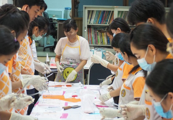 ภาพกิจกรรม โปรแกรมวิชาสาธารณสุขศาสตร์ จัดอบรมการเย็บแผล การตัดไหม