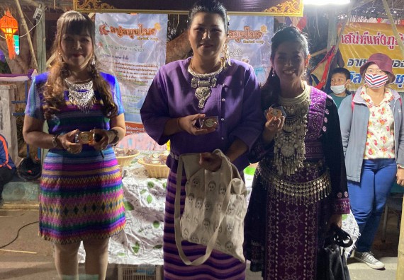 ภาพกิจกรรม โปรแกรมวิชาเคมี จัดระดมความคิดเห็นและสํารวจข้อมูลพื้นฐานเพื่อการพัฒนาผลิตภัณฑ์สบู่ก้อนสมุนไพร